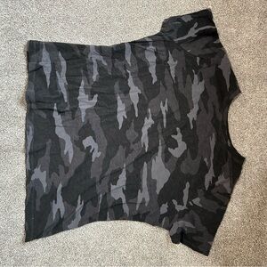 Athleta Black and Gray Camouflage Tee
